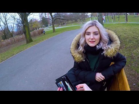 ❤️ Swallows cum panas muhrim pikeun duit - blowjob di taman ku Eva Elfie ❤️ video porno di urang